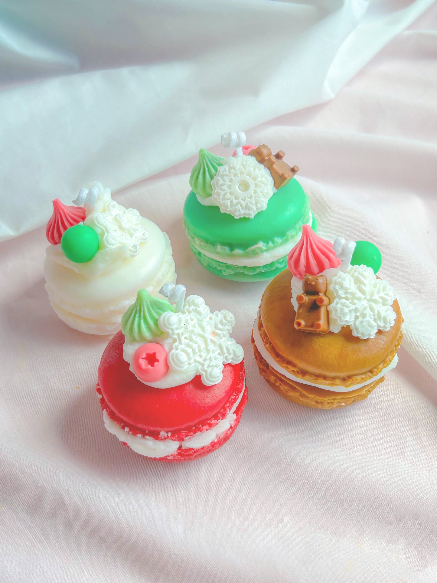 Adorable Chritsmas Themed Macaron Candles