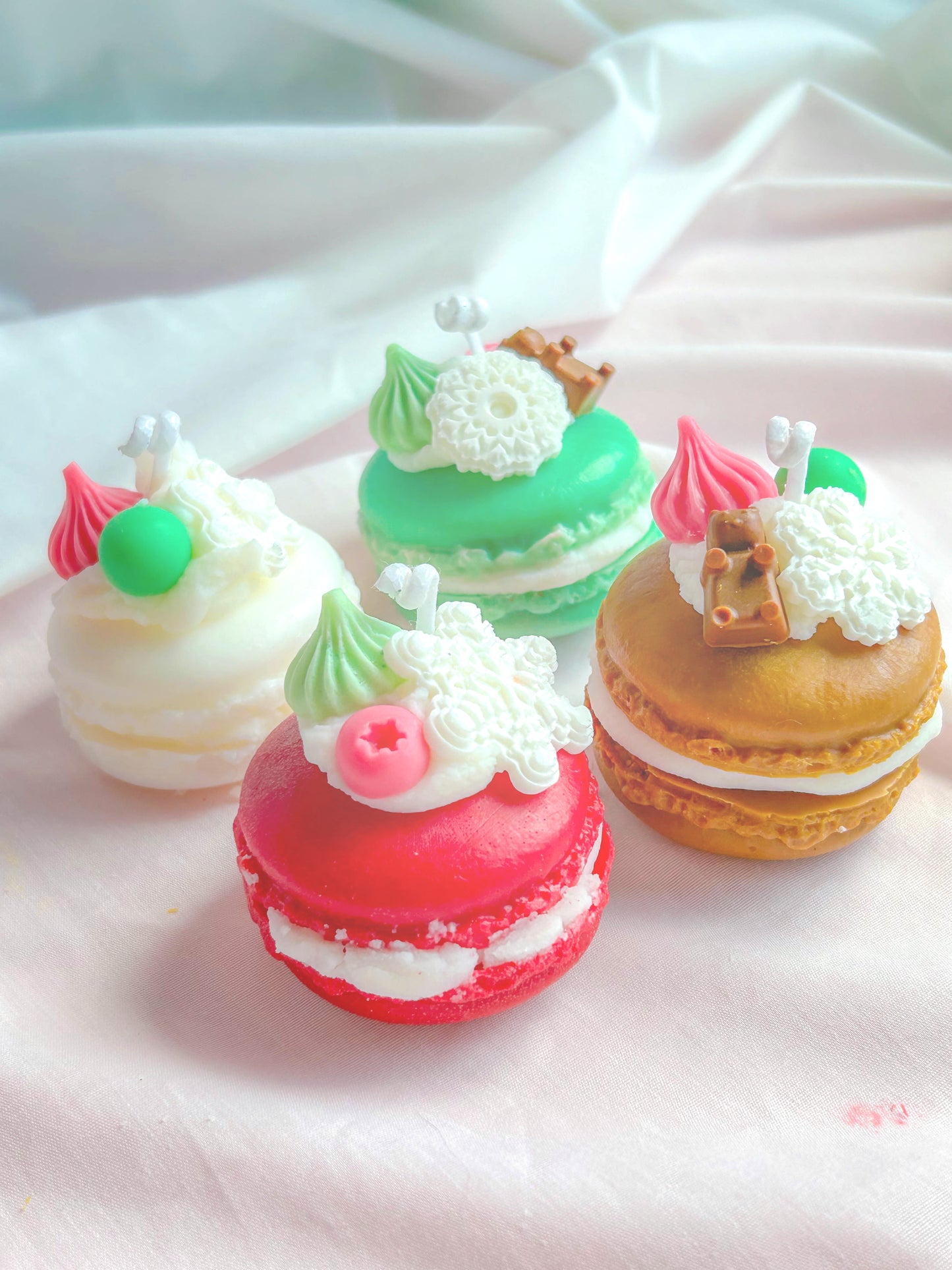 Adorable Chritsmas Themed Macaron Candles