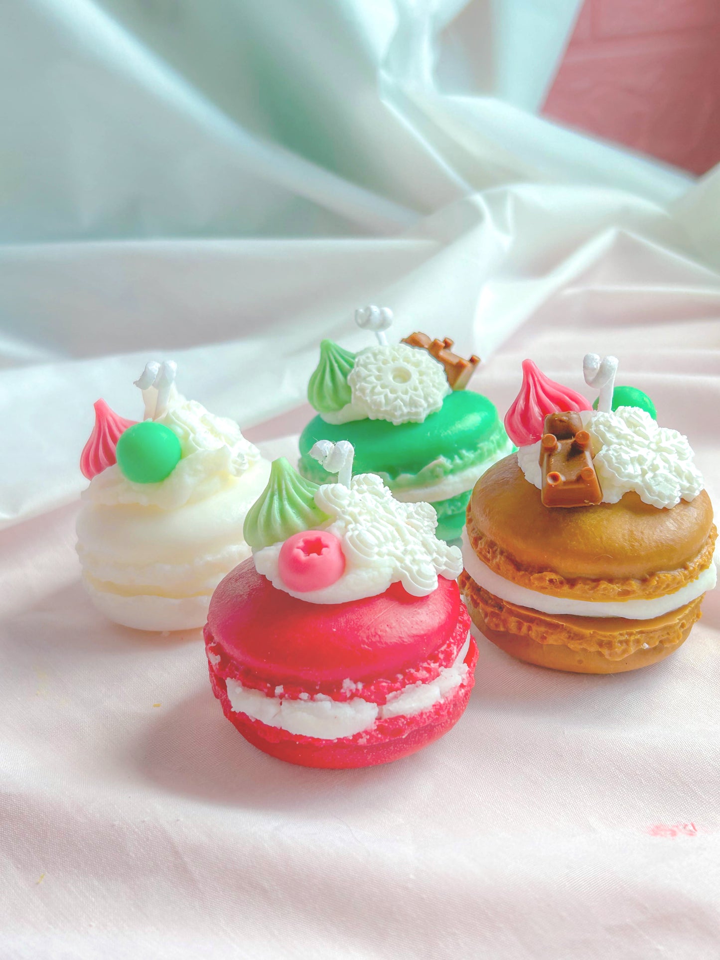 Adorable Chritsmas Themed Macaron Candles