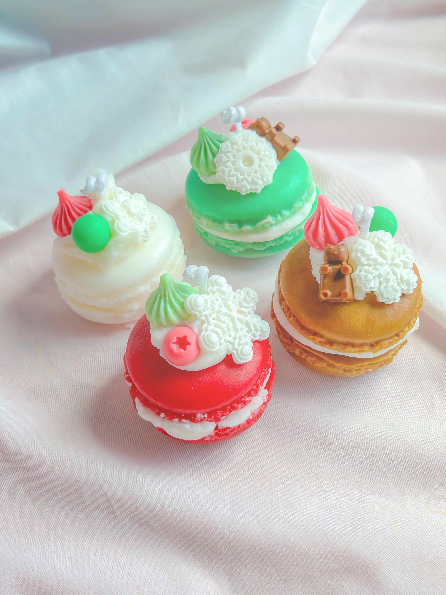 Adorable Chritsmas Themed Macaron Candles