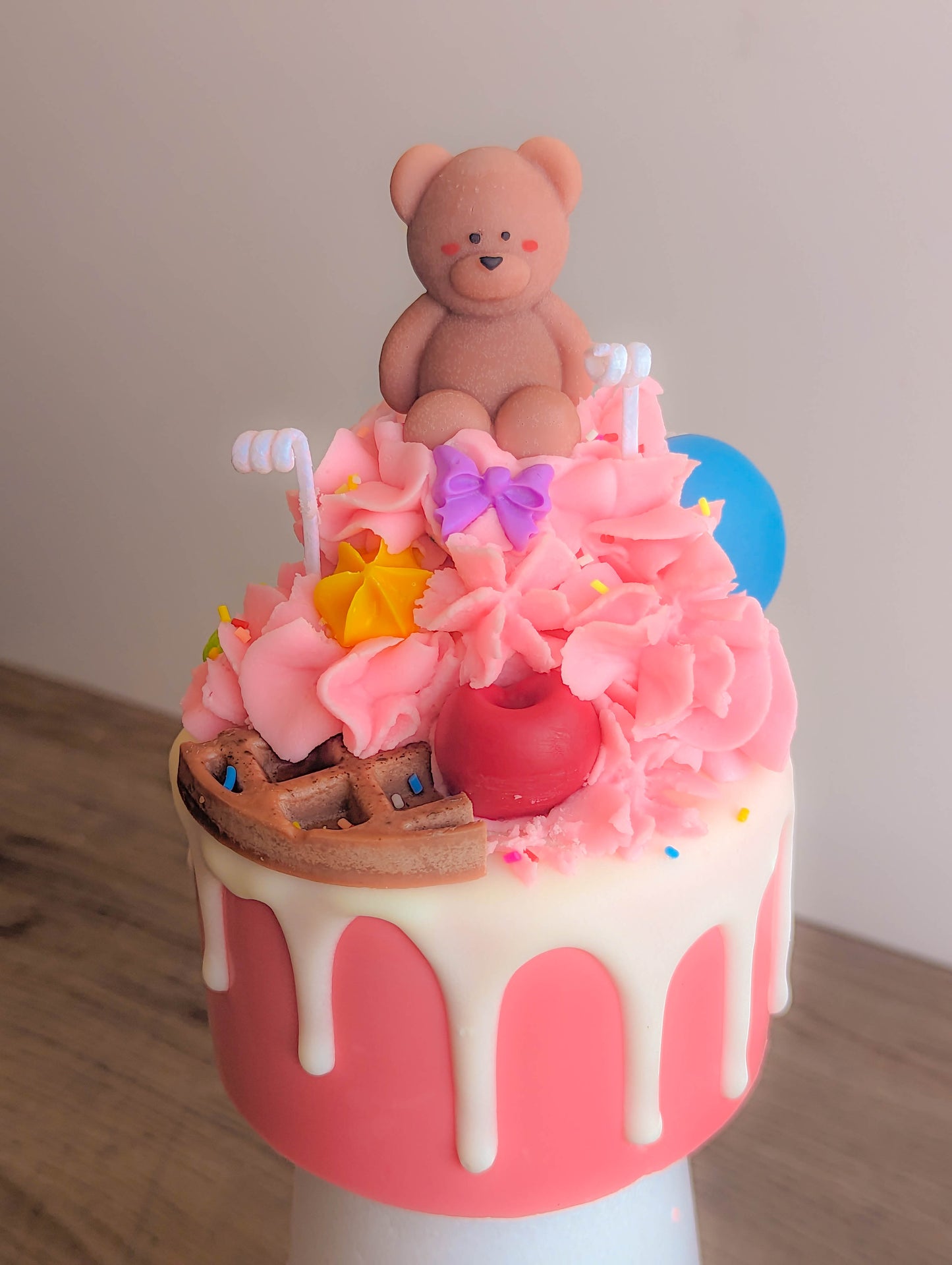 Cute Vanilla Teddy bear Whipped Cake Candle